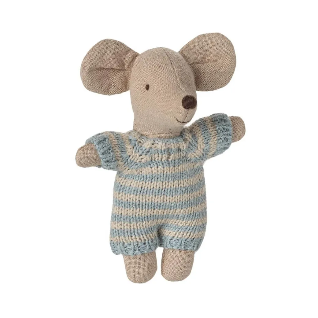 Baby Mouse in Carry Cot