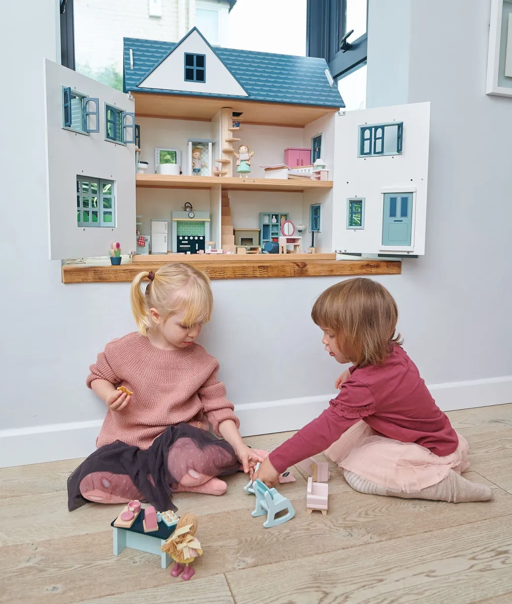 Dovetail House Wooden Dollhouse