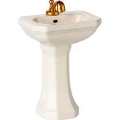 Mouse-Sized Bathroom Sink