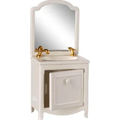 Mouse-Sized Bathroom Sink and Vanity