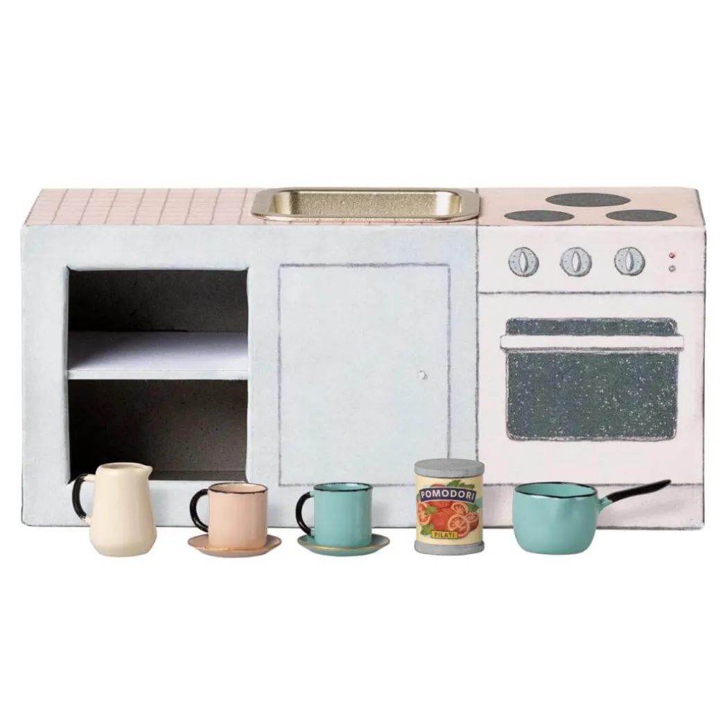 Mouse-Sized Kitchen Counter Set