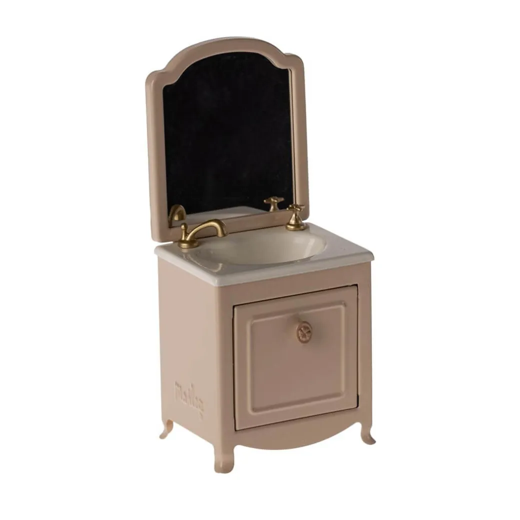 Mouse-Sized Sink Dresser