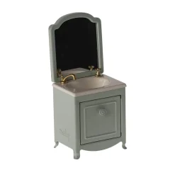 Mouse-Sized Sink Dresser