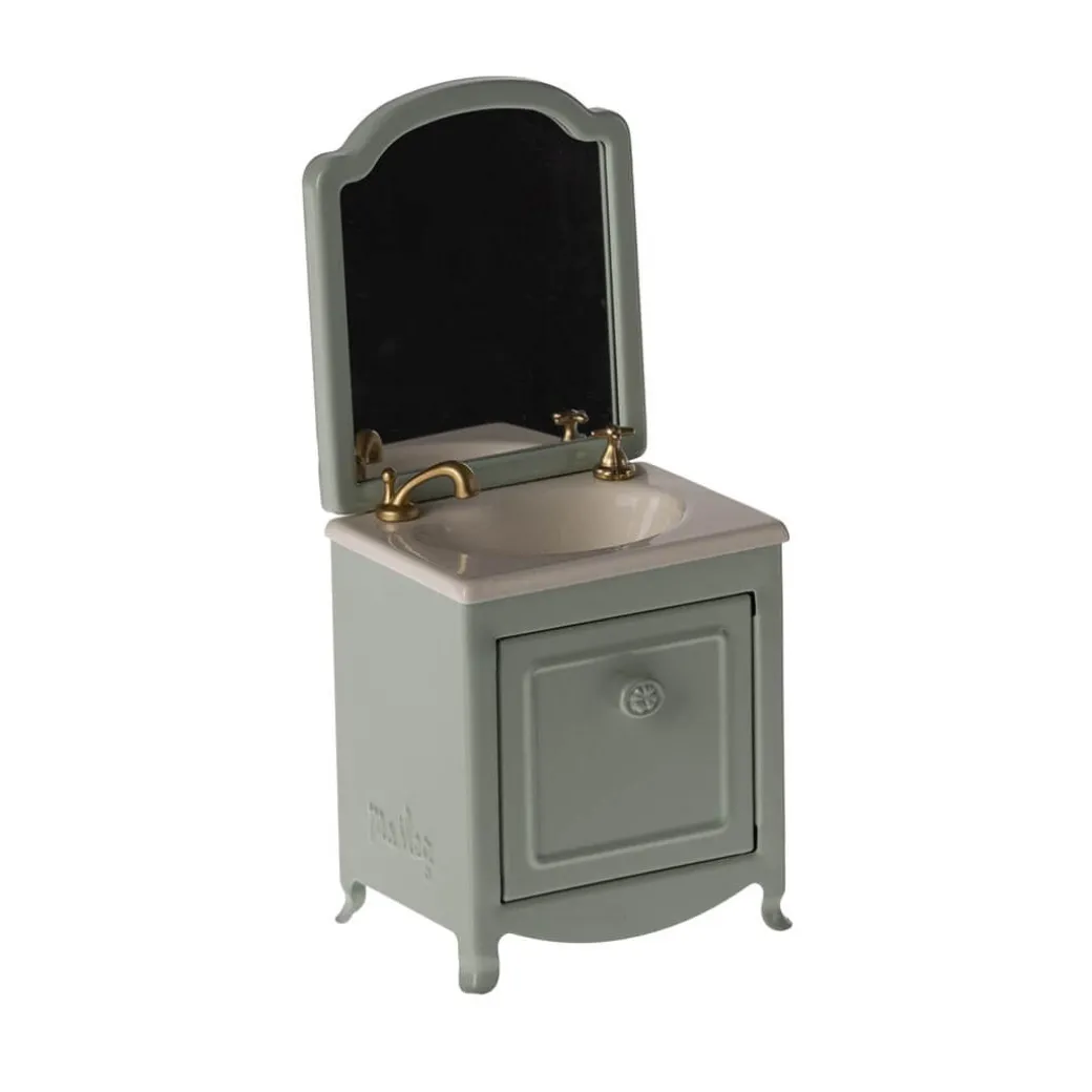 Mouse-Sized Sink Dresser
