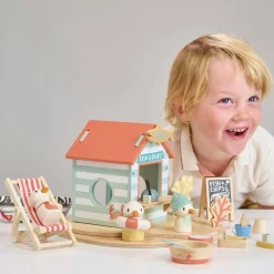Sandy's Wooden Beach Hut