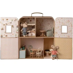 SuitCasa Portable Dollhouse