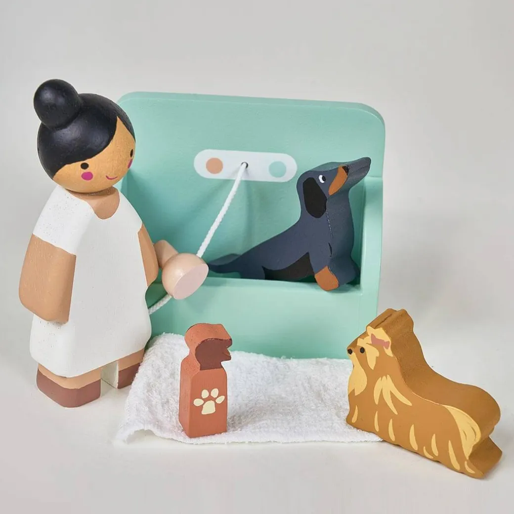 Waggy Tails Wooden Dog Salon