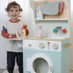 Wooden Laundrette Playset