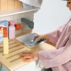 Wooden Laundrette Playset